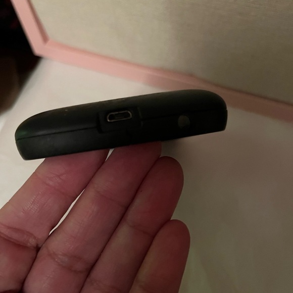 Moschino battery charging case for iPhone 6s - Picture 4 of 7